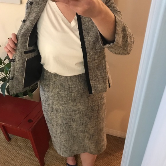 BOGO - J. Crew grey lined pencil skirt - Picture 11 of 11